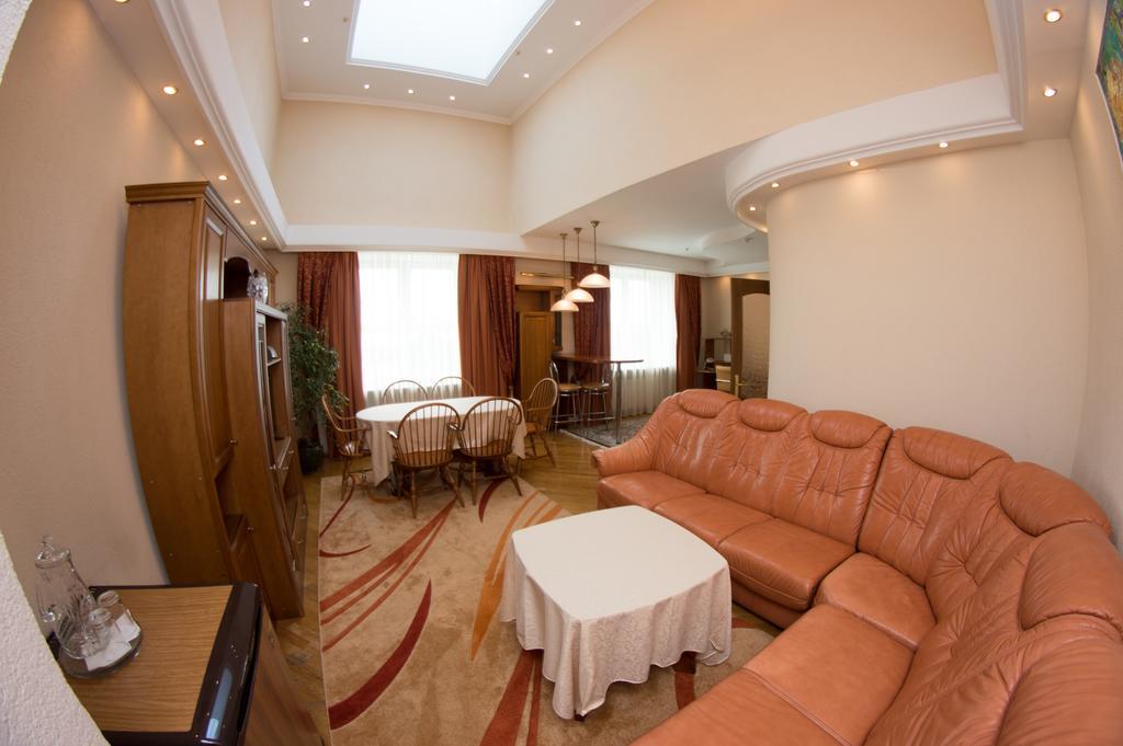 ברסט Hotel Vesta מראה חיצוני תמונה