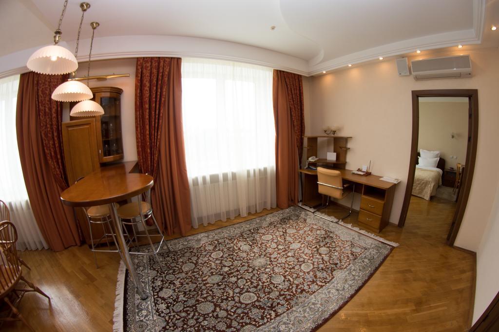 ברסט Hotel Vesta מראה חיצוני תמונה